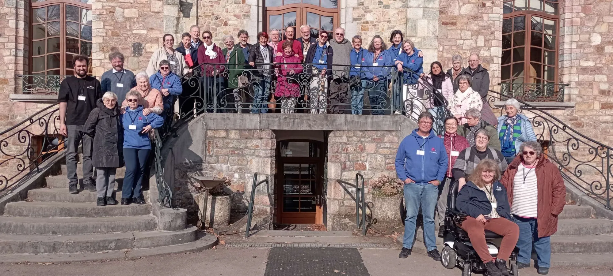Groupe CoopBelsud sur le perron de Farnières